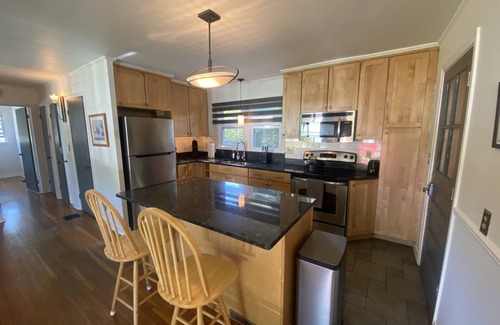 South Burlington Casa | Cozy home in coveted neighborhood