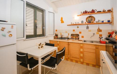 Caucana-finaiti-casuzze-finaiti Nord Casa | Cozy Home In Caucana With House A Panoramic View