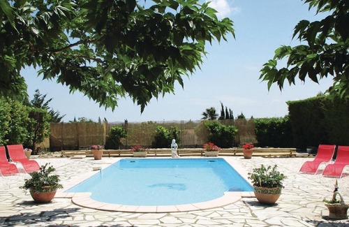 Creissan Casa | Acogedora casa en Creissan con WiFi