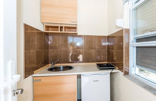 Sibenik Casa | Acogedora casa en Dubrava con WiFi