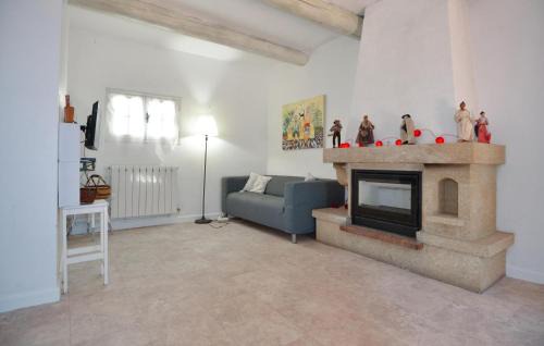Eyguieres Casa | Cozy Home In Eyguières With Wifi