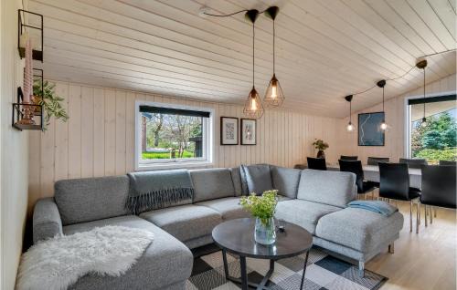 Farvang Casa | Cozy Home In Fårvang With Wifi