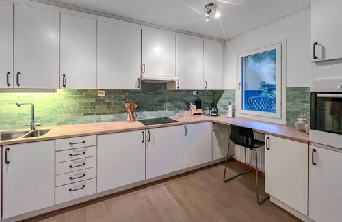 Flekkefjord Casa | Cozy home in Flekkefjord with house sea view