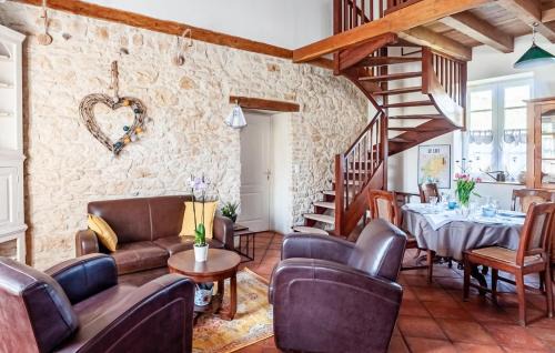 Frayssinet-le-Gelat Casa | Cozy Home In Frayssinet-Le-Gélat