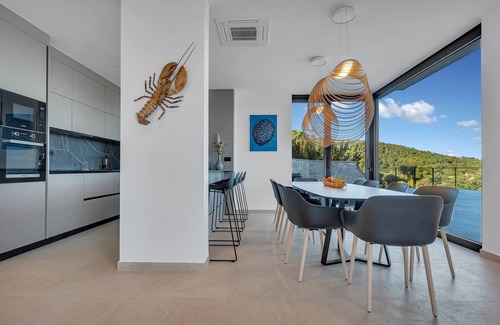 Cove Rogacic Casa | Acogedora casa en Grad Vis