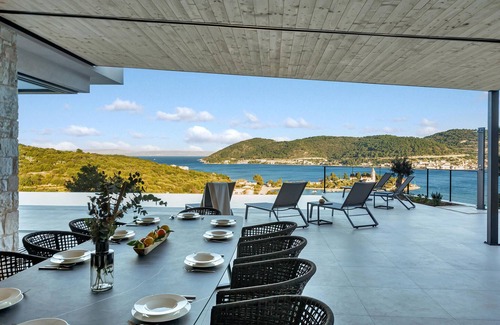 Cove Rogacic Casa | Acogedora casa en Grad Vis