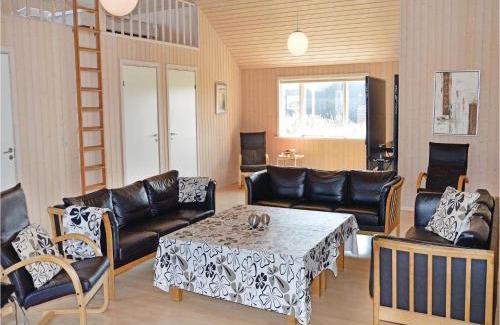 Vrist Strand Casa | Cozy Home In Harboøre With Kitchen