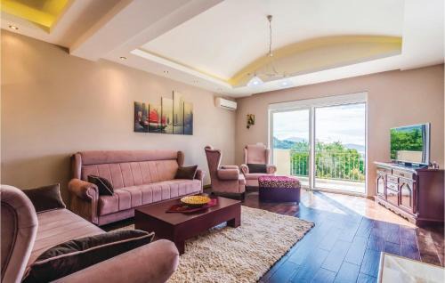 Mojdez Casa | Cozy Home In Igalo With Wifi