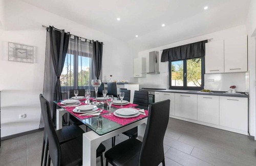 Kastelir Casa | Acogedora casa en Kastelir-Labinci