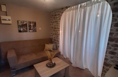 Karystos Apartamento | Cozy home in Karystos-Bouros