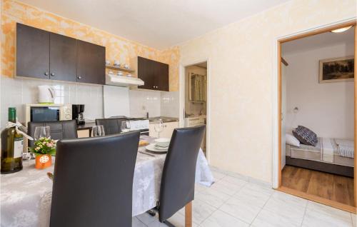 Senj Casa | Cozy Home In Klada With Kitchen