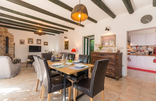 Kosljun Casa | Acogedora casa en Kosljun con WiFi