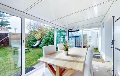 L'Epine Casa | Cozy Home In L'épine With Wifi