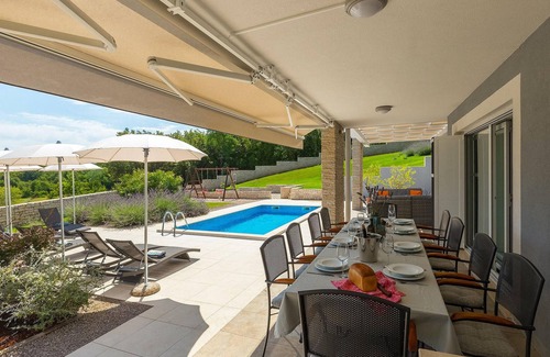 Sumber Casa | Acogedora casa en Labin - Rabac con.