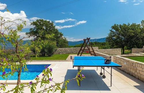 Sumber Casa | Acogedora casa en Labin - Rabac con.