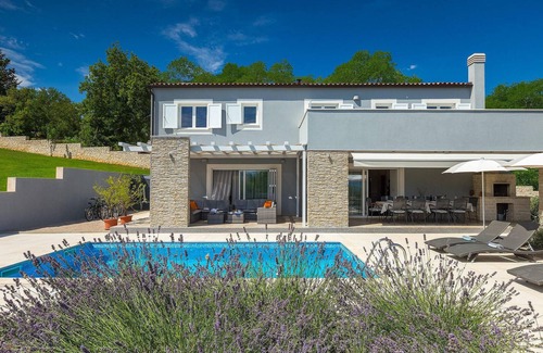 Sumber Casa | Acogedora casa en Labin - Rabac con.