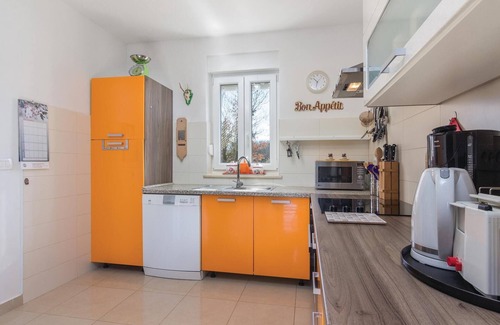 Topid Casa | Acogedora casa en Labin con WiFi