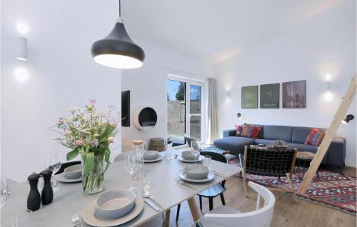 Lembruch Casa | Cozy Home In Lembruchdümmer See