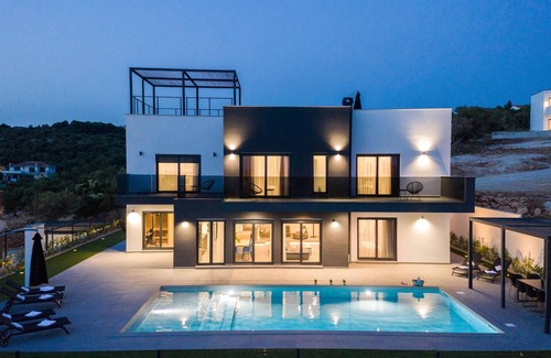 Jakisnica Casa | Acogedora casa en Lun con sauna