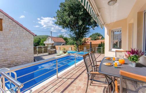 Primorski Dolac Casa | Cozy Home In Primorski Dolac