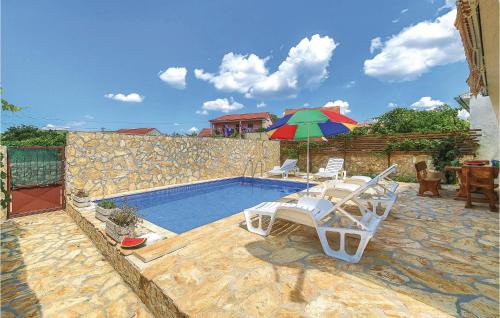 Primorski Dolac Casa | Cozy Home In Primorski Dolac With Wifi