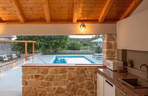 Primosten Burnji Casa | Acogedora casa en Primosten con WiFi