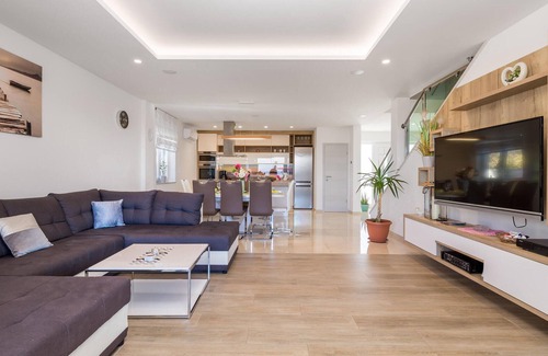Punat Casa | Acogedora casa en Punat con sauna