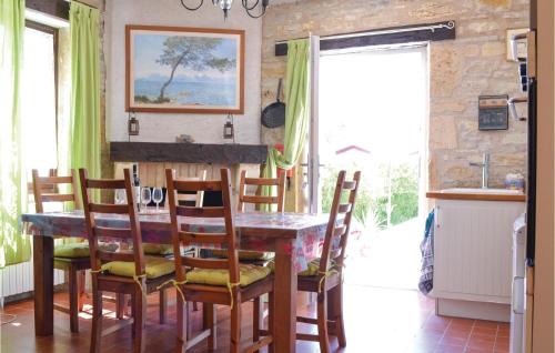 Vire-sur-Lot Casa | Cozy Home In Puy Levêque