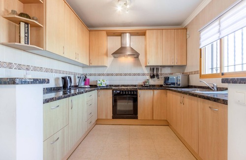 Rafol de Almunia Casa | Cozy home in Ráfol de Almunia