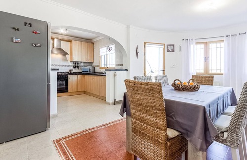 Rafol de Almunia Casa | Cozy home in Ráfol de Almunia