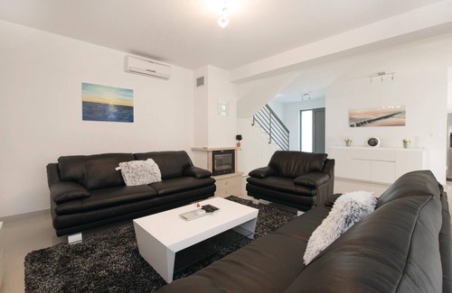 Razanj Casa | Acogedora casa en Razanj con WiFi