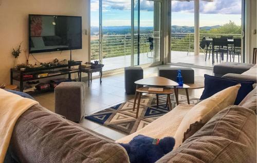 Rochefort-du-Gard Casa | Cozy Home In Rochefort-Du-Gard