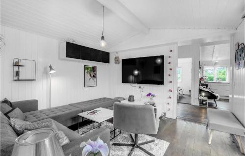 Floutrup Casa | Cozy Home In Roslev With Wifi