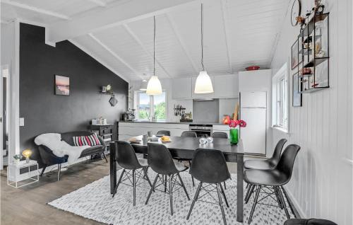 Floutrup Casa | Cozy Home In Roslev With Wifi