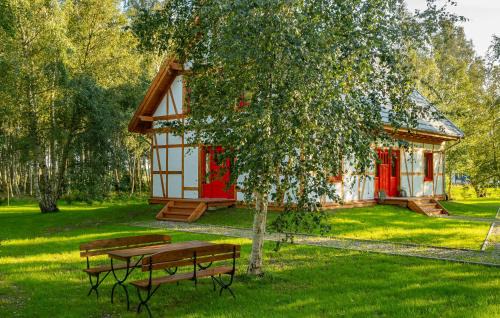Debina Casa | Cozy Home In Rowy With Kitchen