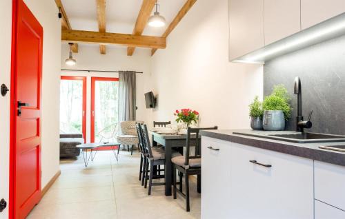 Debina Casa | Cozy Home In Rowy With Kitchen