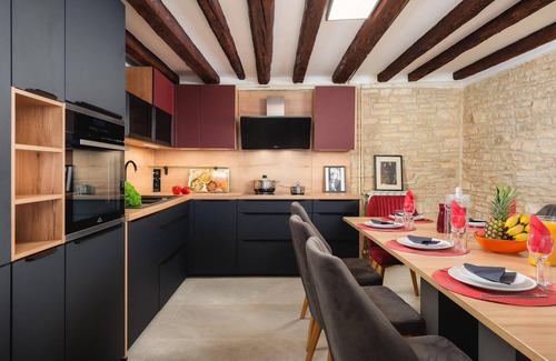 Jursici Casa | Acogedora casa en Skicini con sauna