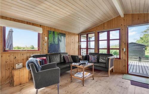 Skjern Casa | Cozy Home In Skjern With Kitchen