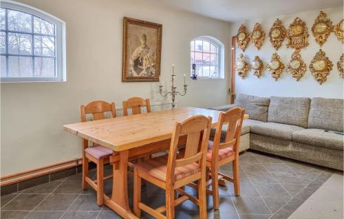 Sollebrunn Casa | Cozy Home In Sollebrunn With Sauna