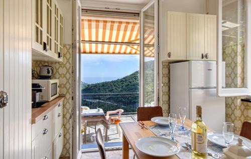 Teriasca Casa | Cozy Home In Sori With House Sea View