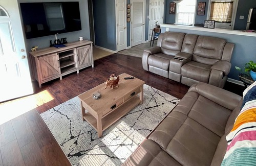 Bridgeport Casa | Cozy Home In The Heart of Louisville