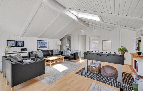 Vejers Strand Casa | Cozy Home In Vejers Strand With Outdoor Swimming Pool