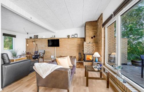Amtoft Casa | Cozy Home In Vesløs With House Sea View