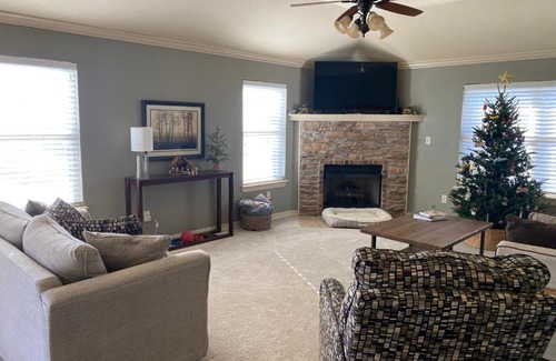 Fayetteville Casa | Cozy Home in West Fayetteville