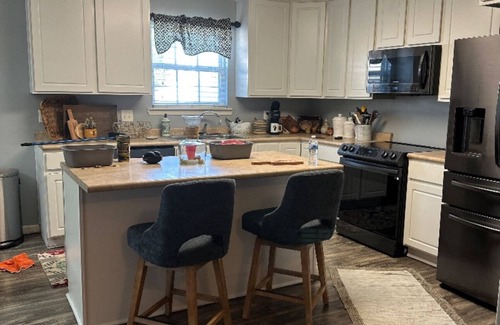 Shannon Hills Casa | Cozy Home- located within minutes of shopping and hospitals in Little Rock