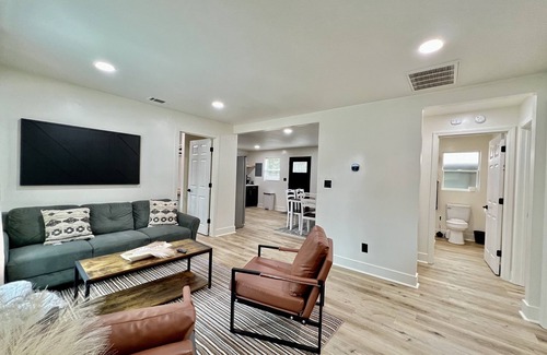 Sumter Casa | Cozy Home Minute From Downtown