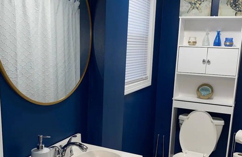 Warwick Casa | Cozy home minutes away from the beach (pet-friendly)