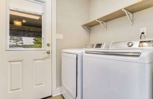 Gulf Breeze Casa | Cozy Home Minutes to Beaches