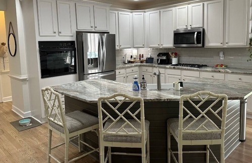 Sugar Hill Casa | Cozy home minutes to Lake Lanier, Golf Course & Downtown Sugar Hill