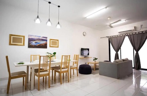 Gelang Patah Casa | Cozy & Homely 4BR Home Near Legoland & Hello Kitty